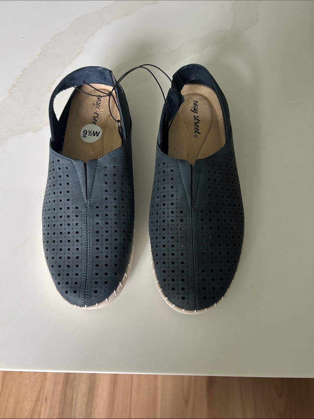 easy street Navy Perforated Slingback Flats nwt